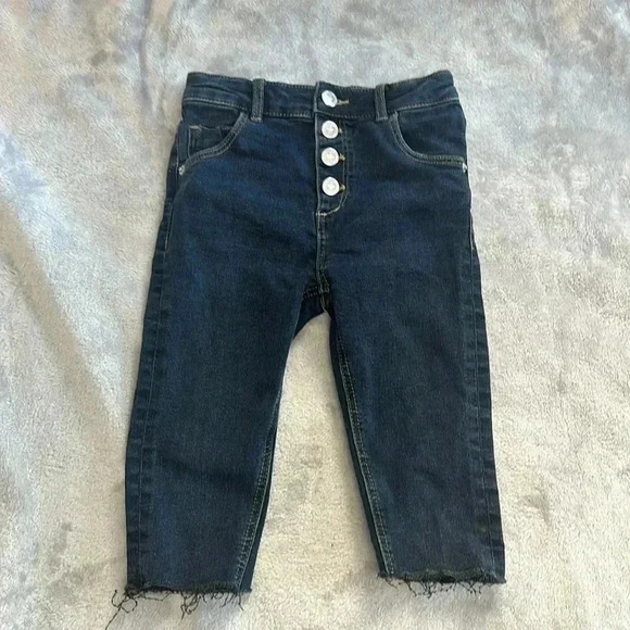 Marks & Spencer - LIKE NEW - capris denim  pants. Size 6-7 - Picture 1 of 4